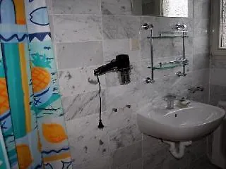 לינה וארוחת בוקר Stayinקלן